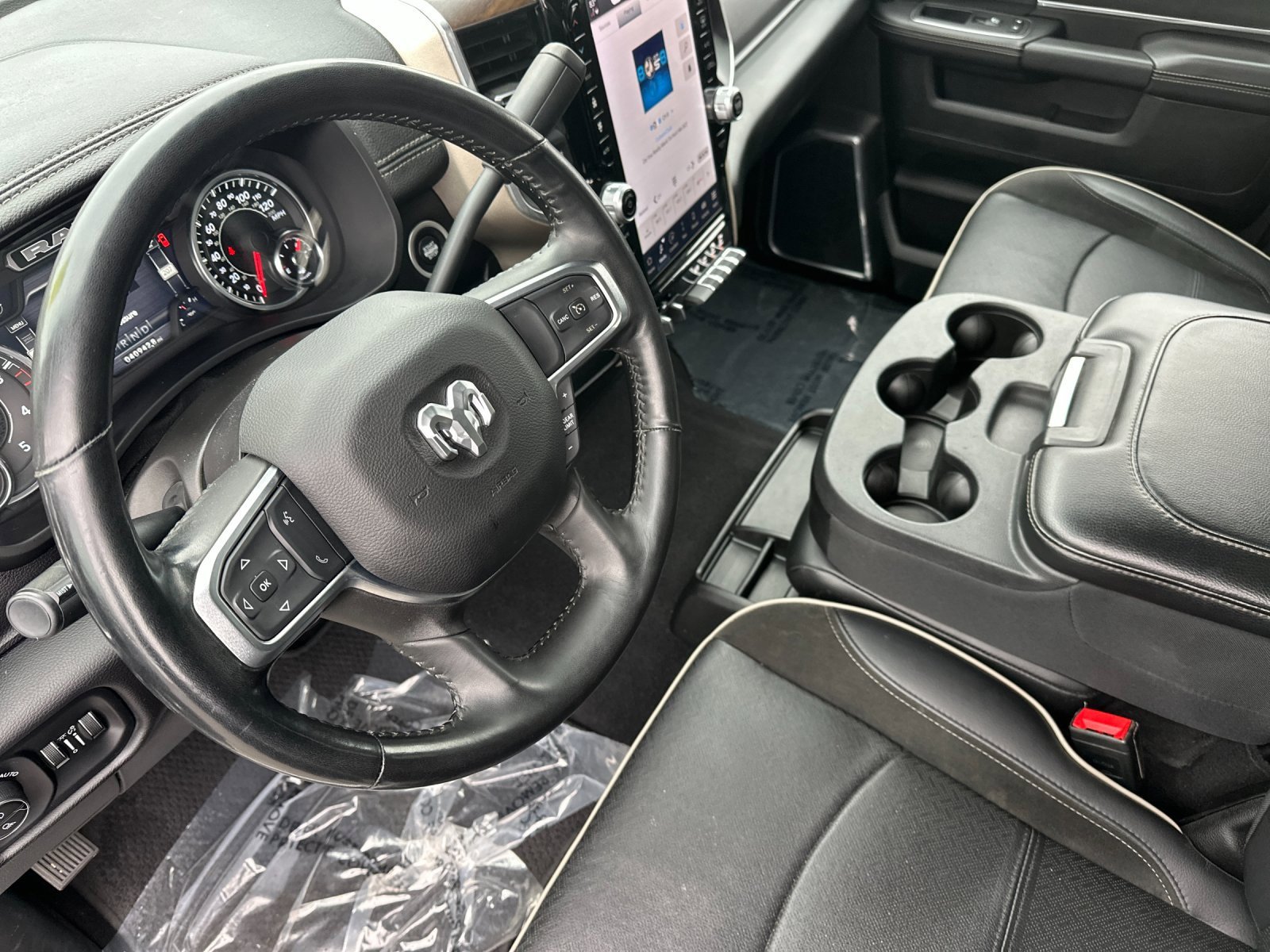 Used 2024 RAM 2500 Laramie image 10