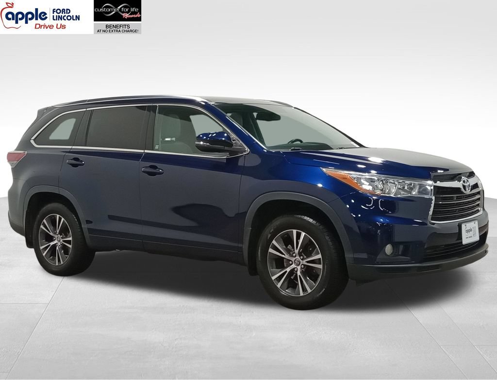 Used 2016 Toyota Highlander XLE AWD/4WD video 1