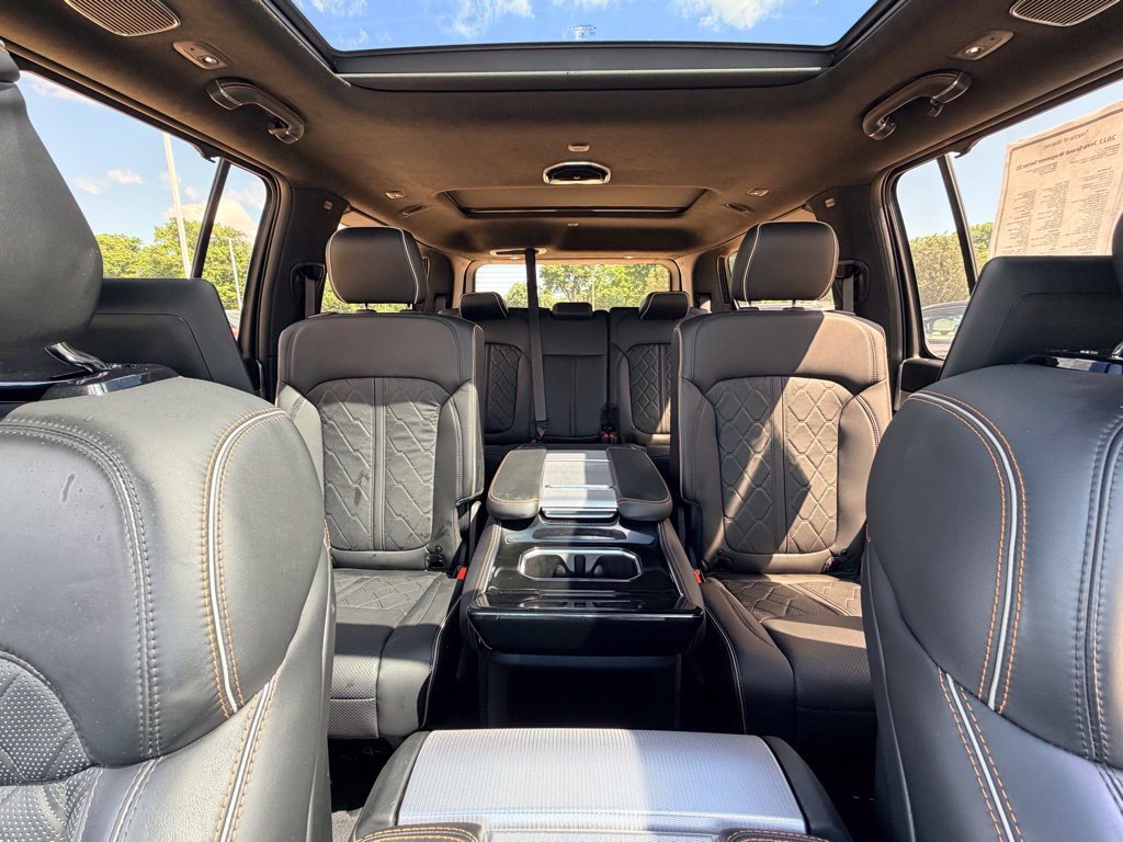 Used 2022 Jeep Grand Wagoneer Series III w/ Rear Seat Video Group 1 AWD/4WD image 27