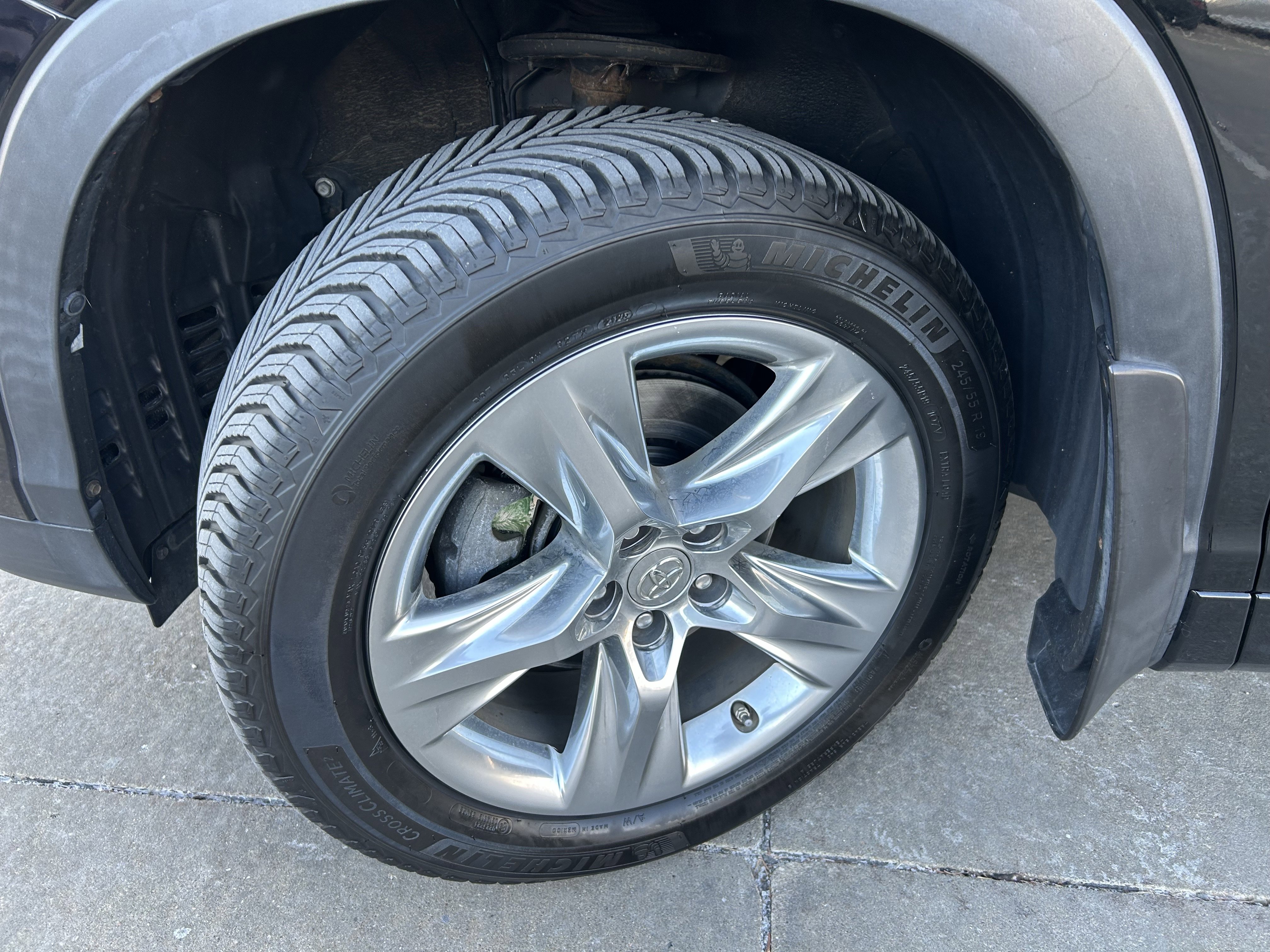 Used 2015 Toyota Highlander Limited image 9