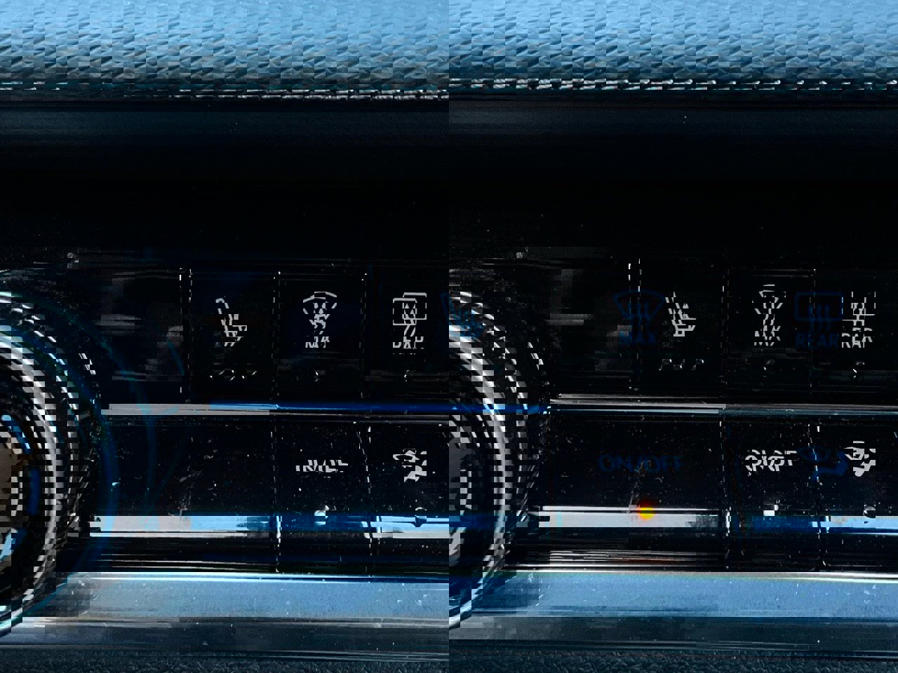 Used 2025 Chevrolet Equinox LT image 25