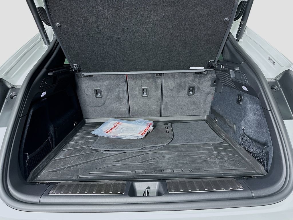 Used 2025 Porsche Macan 4S Electric image 27