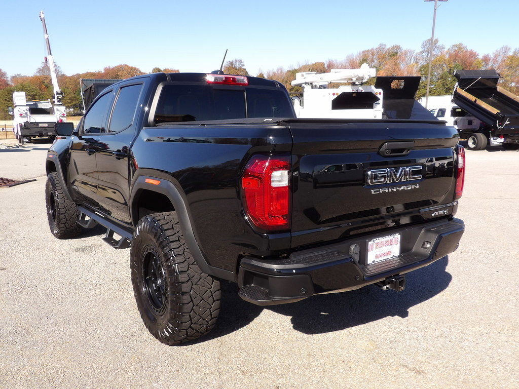 Used 2023 GMC Canyon AT4 w/ AT4 Premium Package image 5