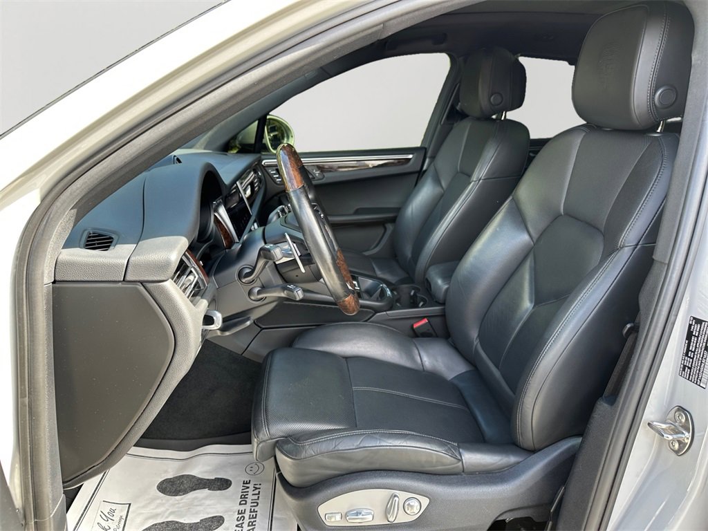 Used 2022 Porsche Macan S image 24