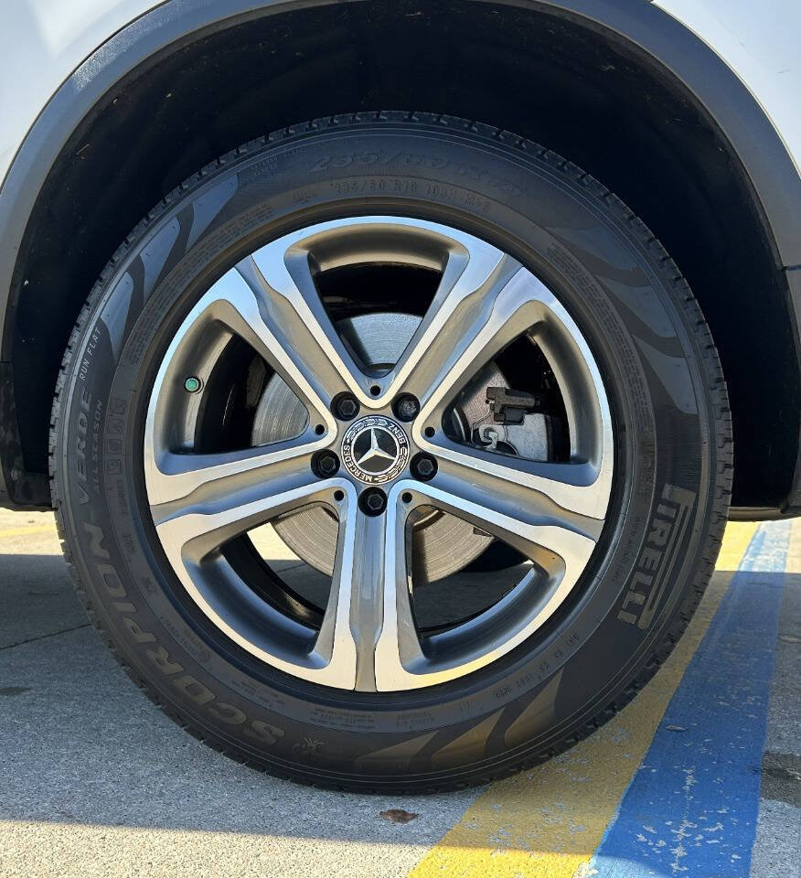 Used 2018 Mercedes-Benz GLC 300 4MATIC image 45