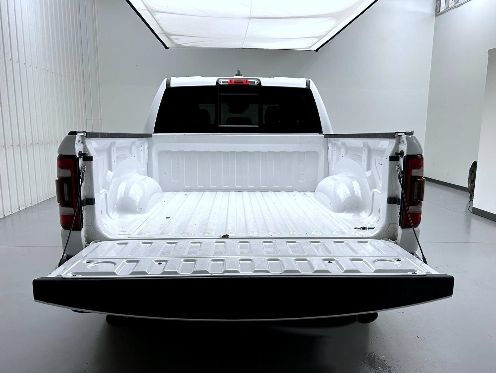 Used 2023 RAM 1500 Laramie AWD/4WD image 23