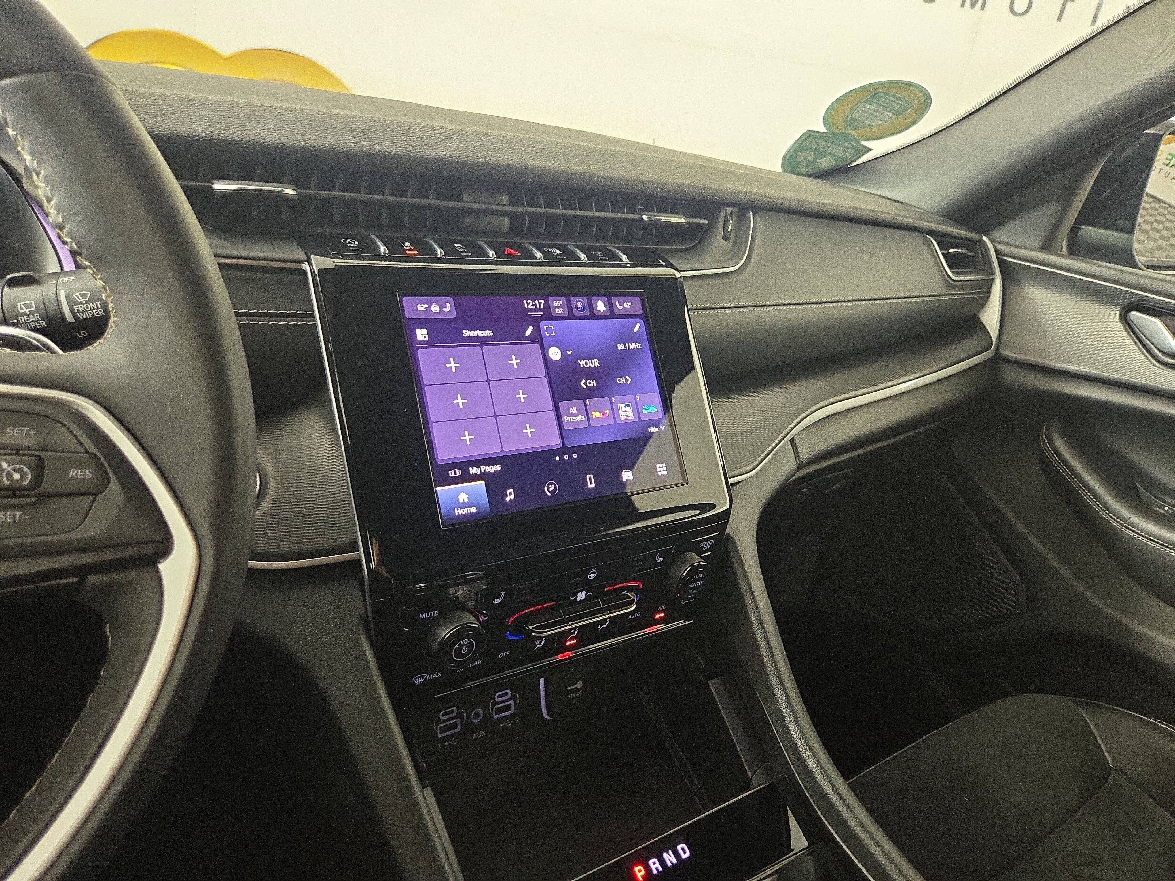 Used 2024 Jeep Grand Cherokee L Laredo image 22