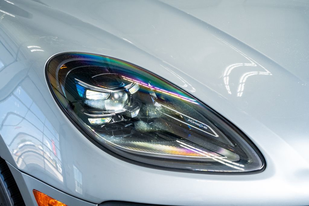 Used 2023 Porsche Macan S image 19