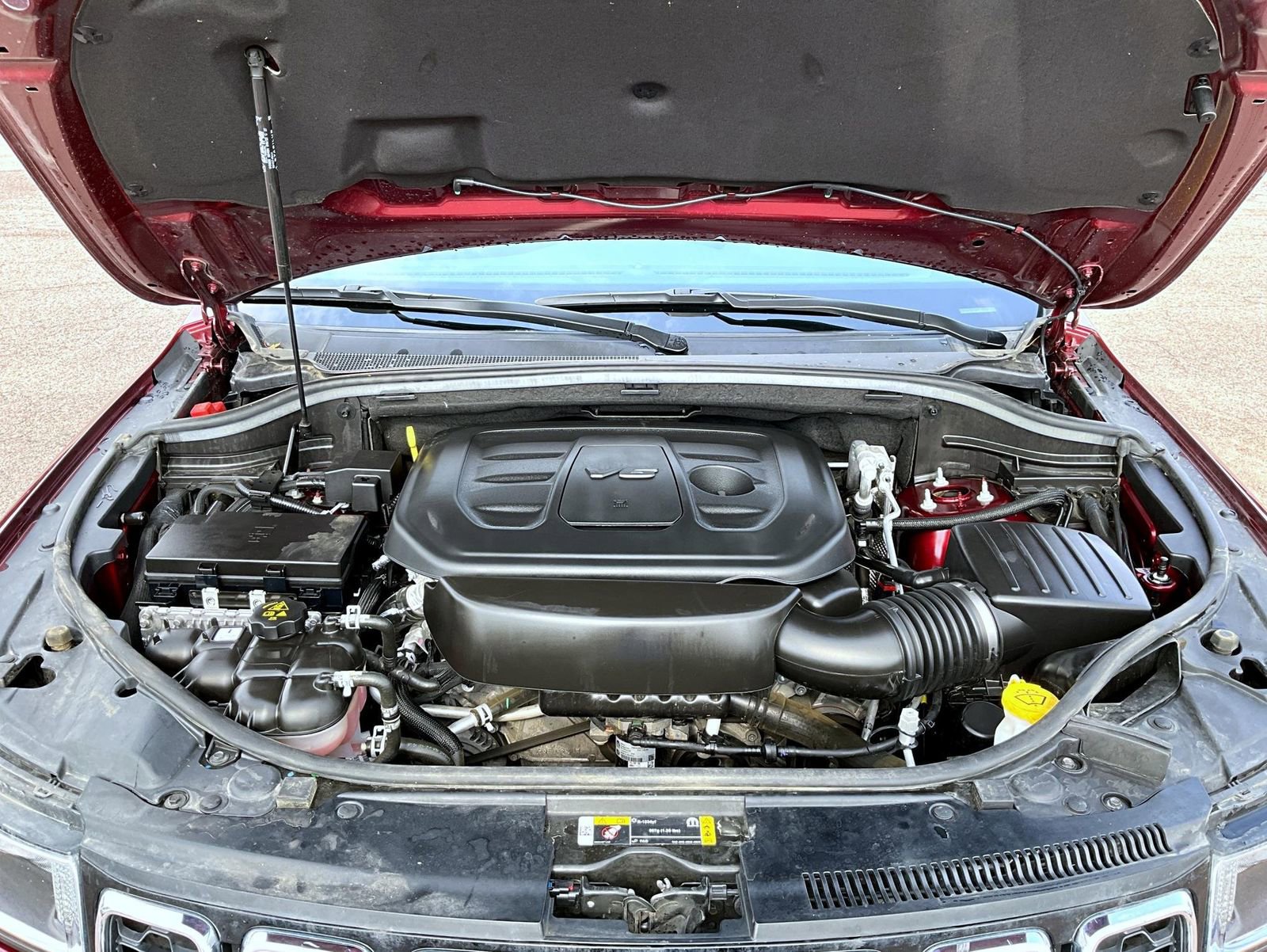 Certified 2022 Jeep Grand Cherokee Laredo X image 24