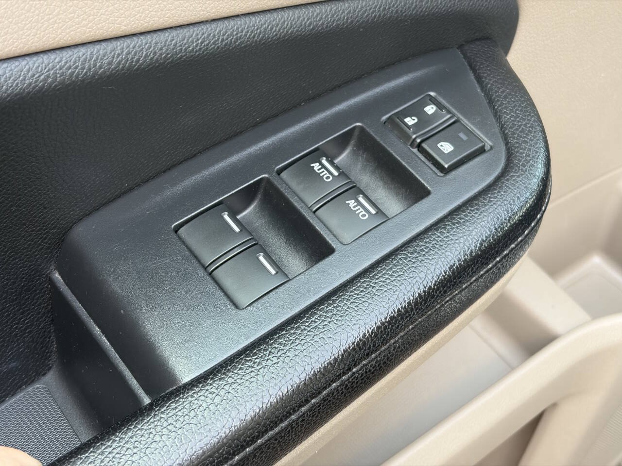 Used 2016 Honda Pilot LX image 30