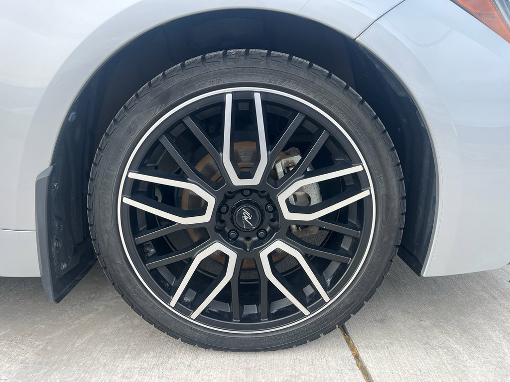 Used 2020 Toyota Corolla XSE image 2