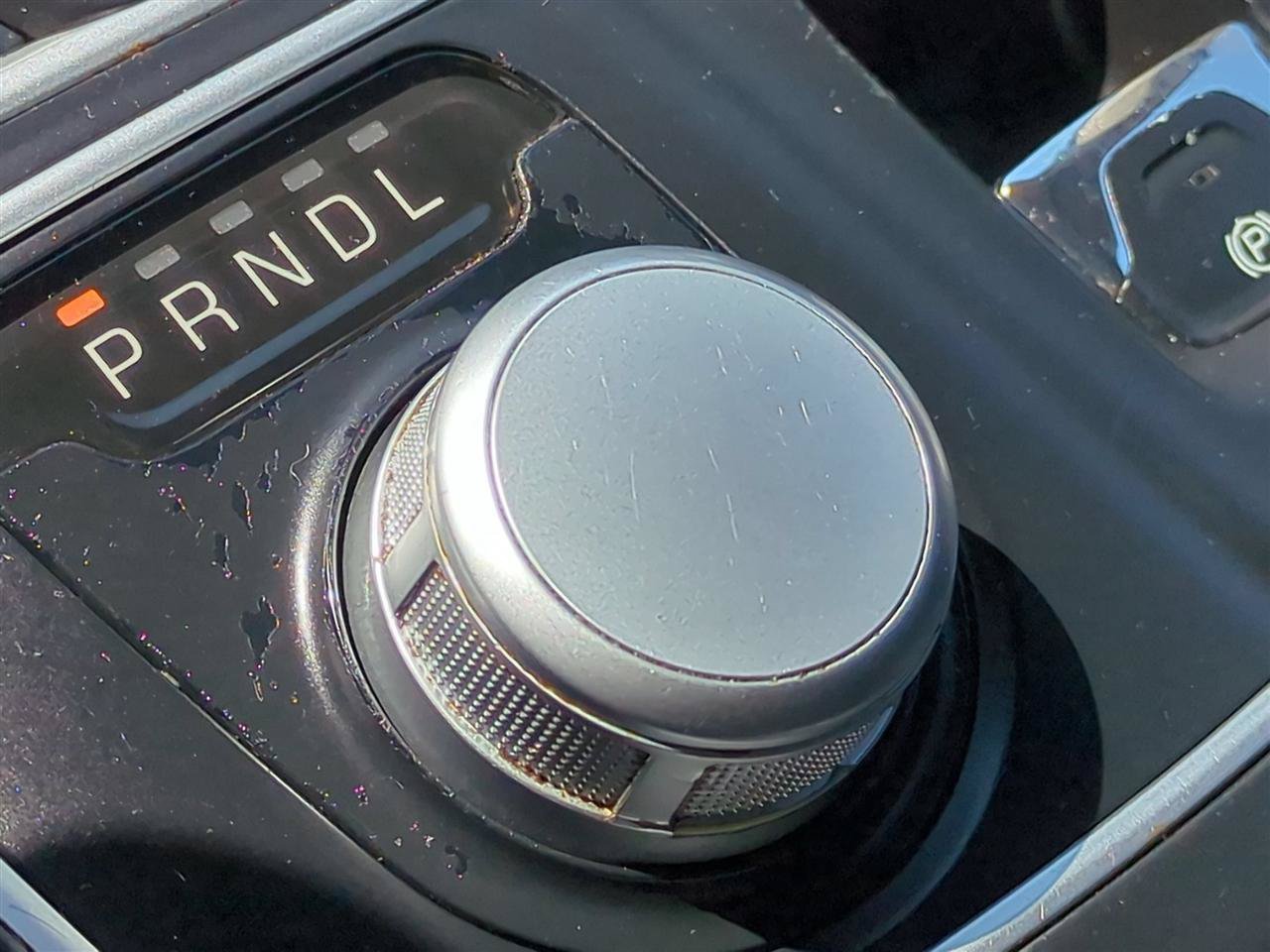 Used 2015 Chrysler 200 Limited FWD image 24