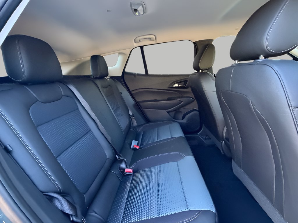 New 2026 Chevrolet Trax LT w/ Midnight Edition FWD image 8