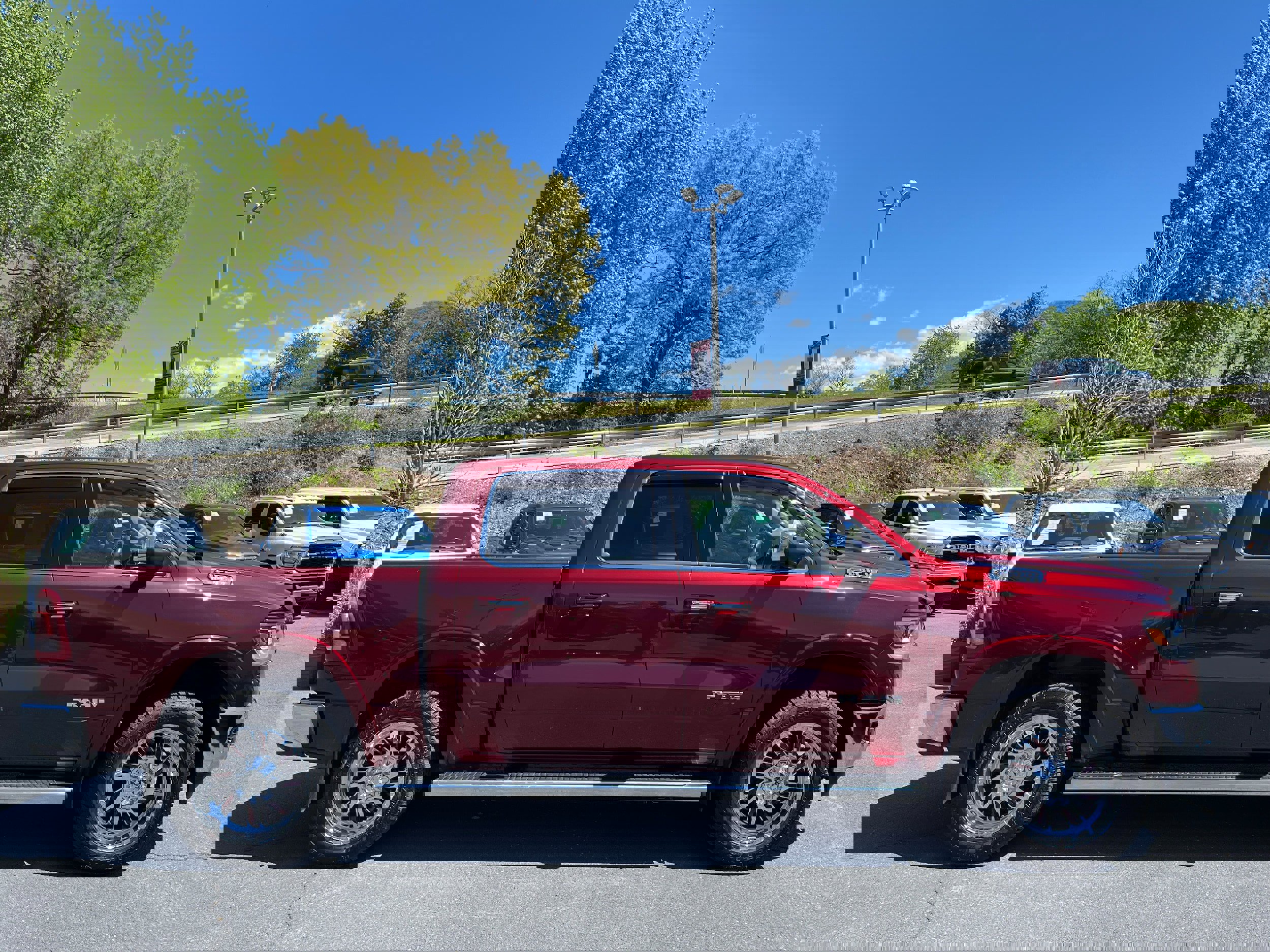 Used 2019 RAM 1500 Laramie AWD/4WD image 4