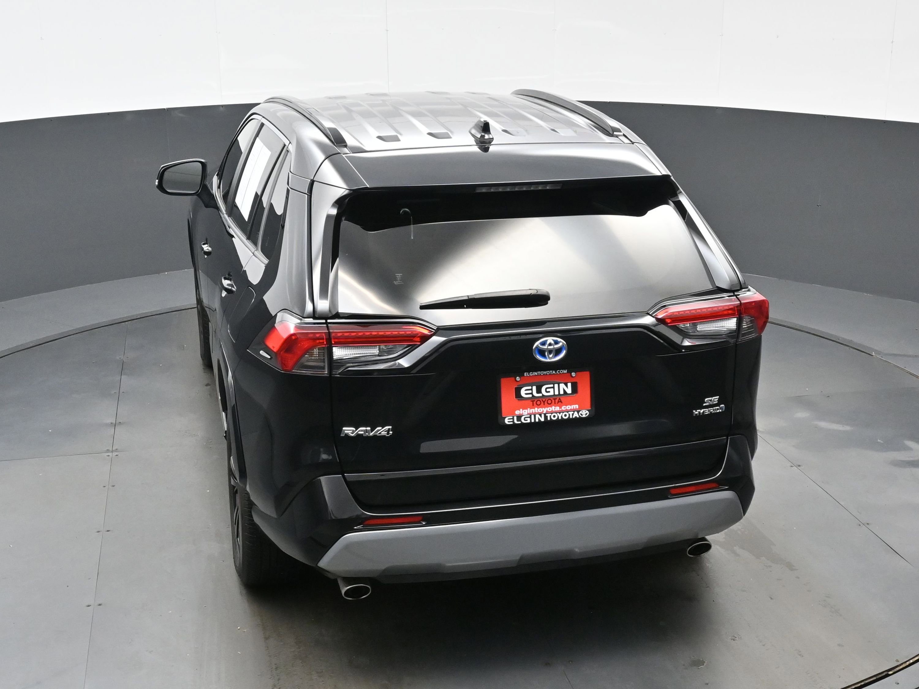 Used 2023 Toyota RAV4 SE w/ SE Grade Weather Package AWD/4WD image 39