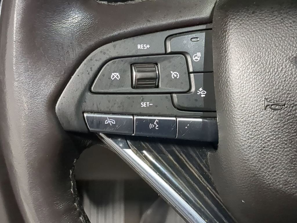 Used 2023 Cadillac XT6 Premium Luxury image 41