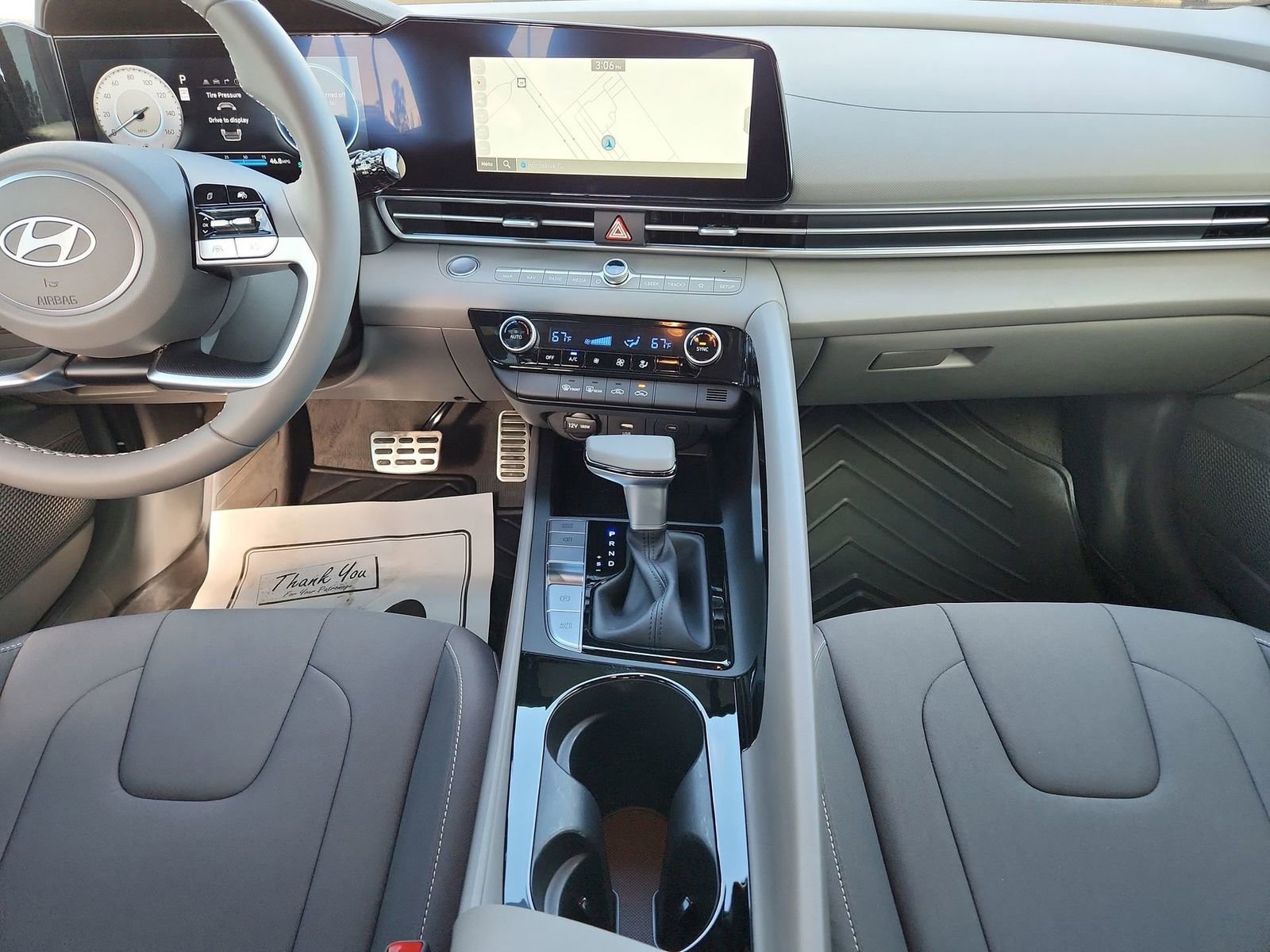 Used 2025 Hyundai Elantra SEL image 13