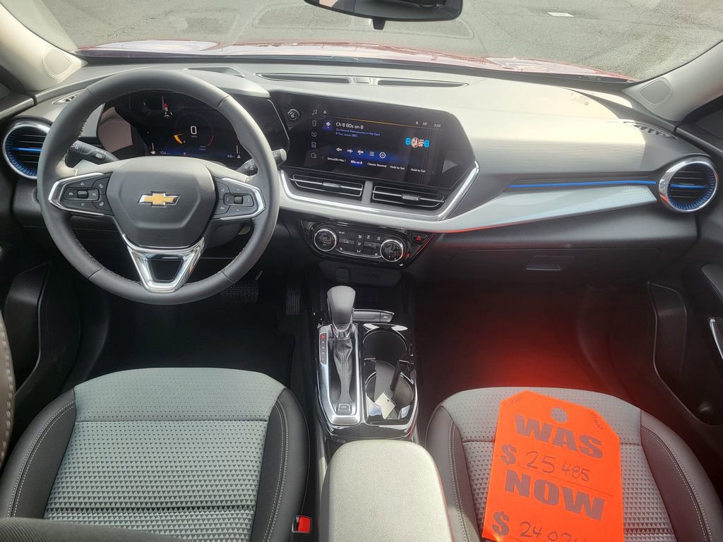New 2025 Chevrolet Trax LT w/ Driver Confidence Package image 13