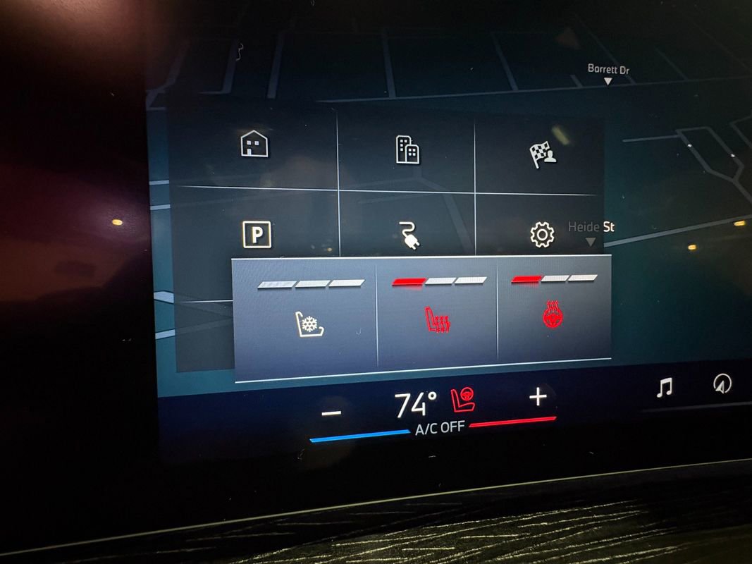 Used 2024 BMW i7 xDrive60 image 19