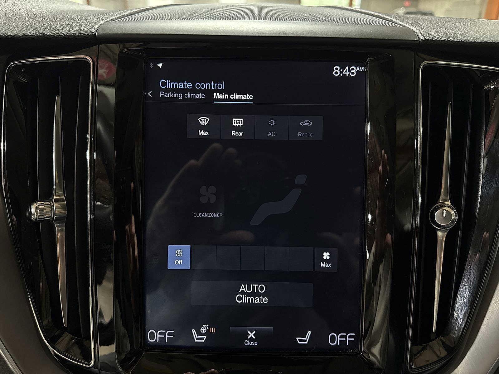 Used 2018 Volvo XC60 T6 Momentum w/ Advanced Package AWD/4WD image 21