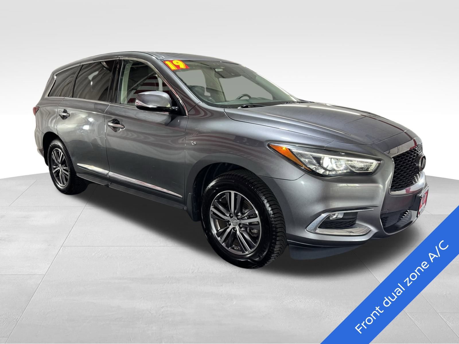 Used 2019 INFINITI QX60 Pure image 3