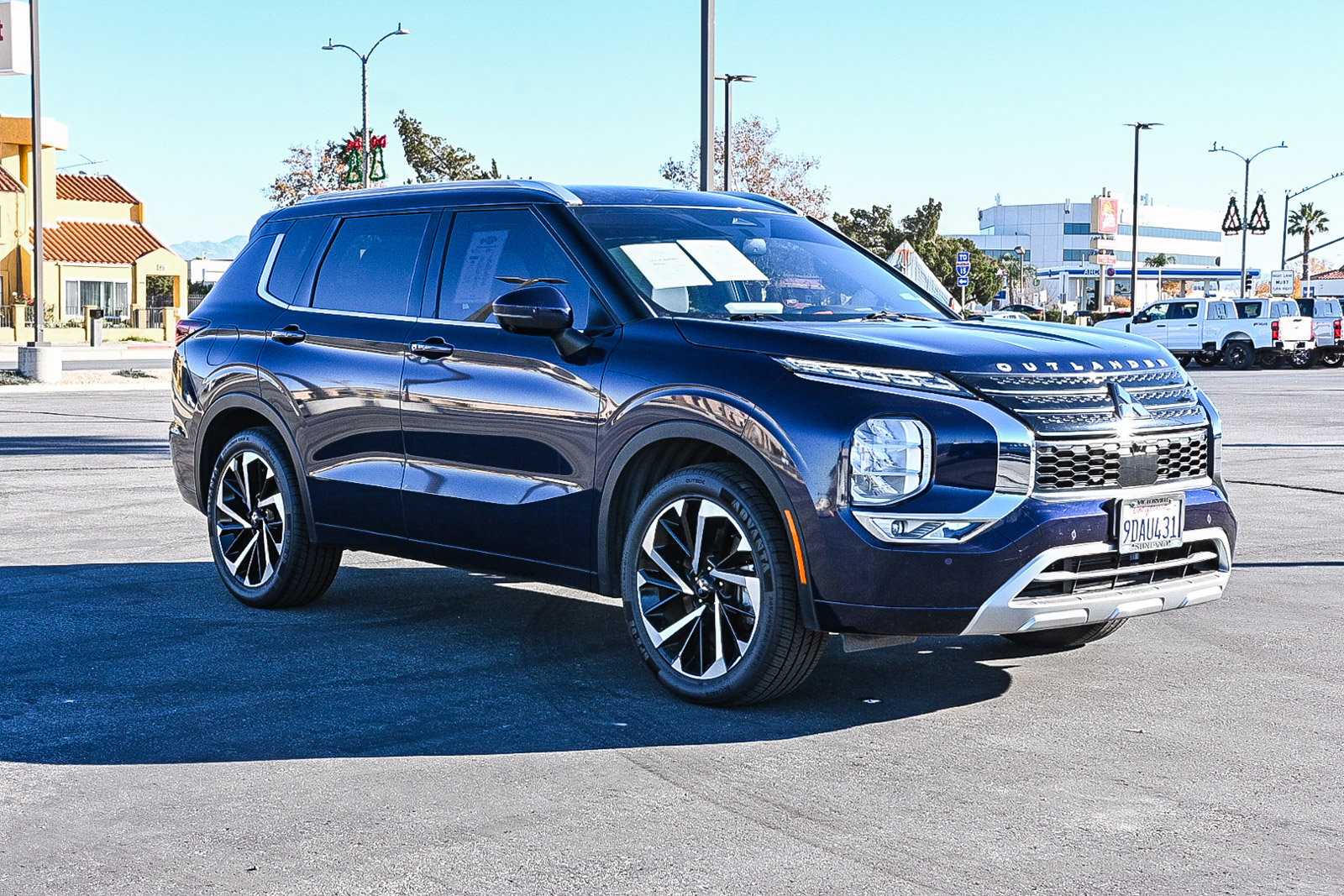 Used 2022 Mitsubishi Outlander SEL image 3