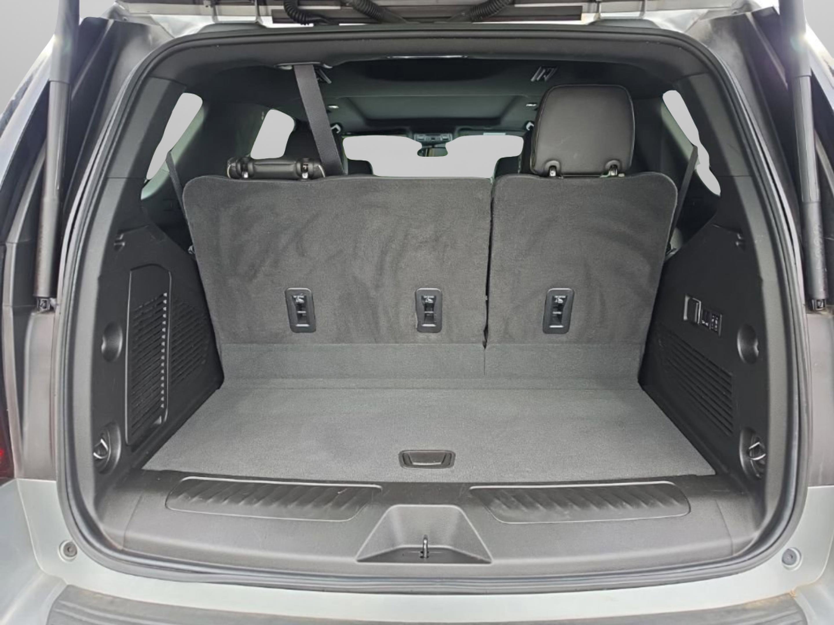 Used 2023 GMC Yukon SLT w/ SLT Premium Package RWD image 17