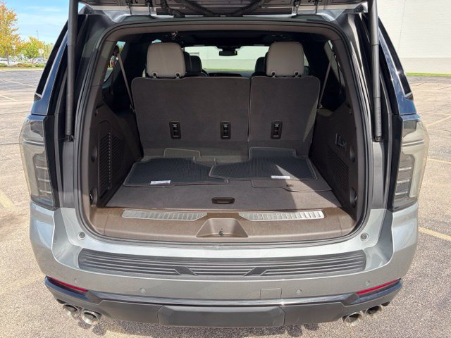 Used 2025 Chevrolet Suburban Z71 w/ Z71 Off-Road Package AWD/4WD image 19
