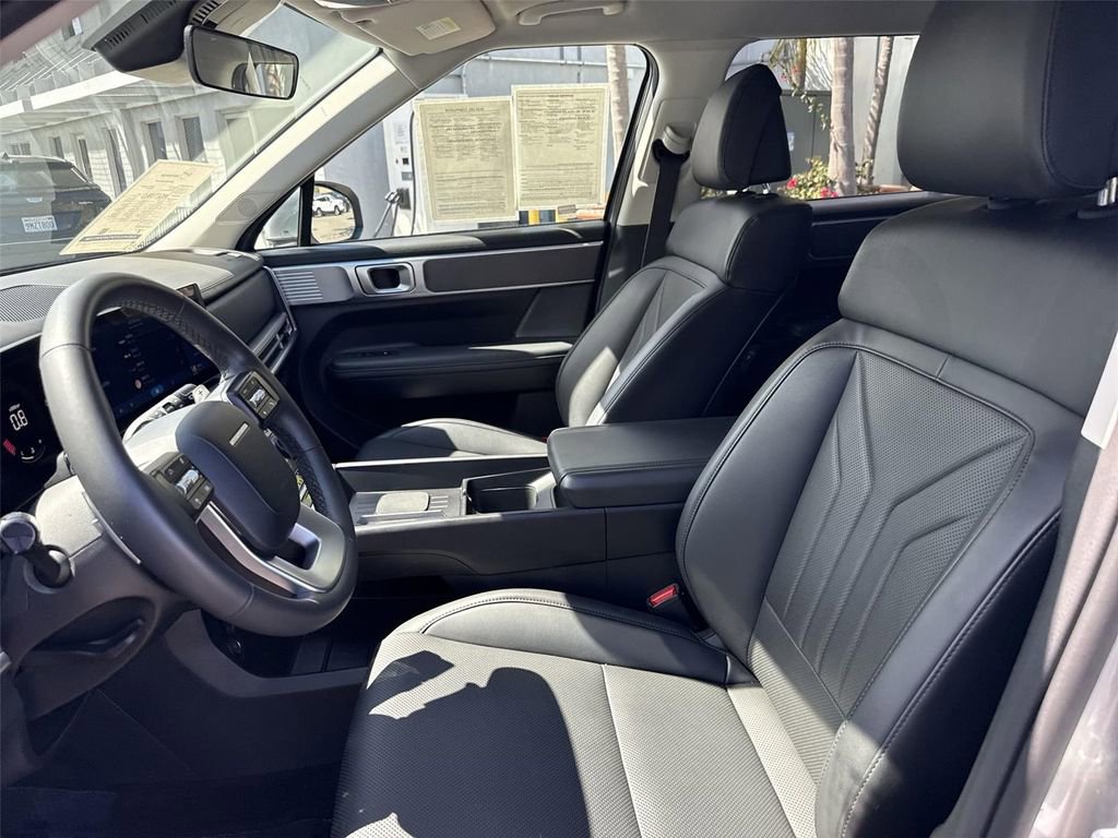 Used 2025 Hyundai Santa Fe SEL AWD/4WD image 17