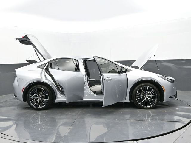Used 2024 Toyota Prius XLE image 31