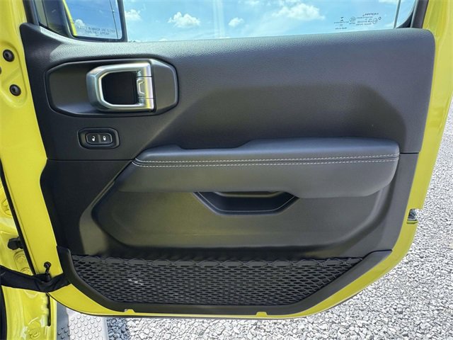 Used 2022 Jeep Wrangler Unlimited Sahara w/ Cold Weather Group image 13