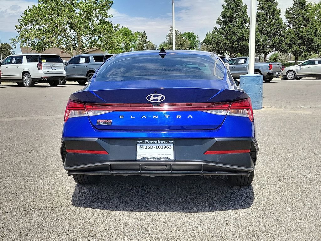 Used 2025 Hyundai Elantra SEL FWD image 9