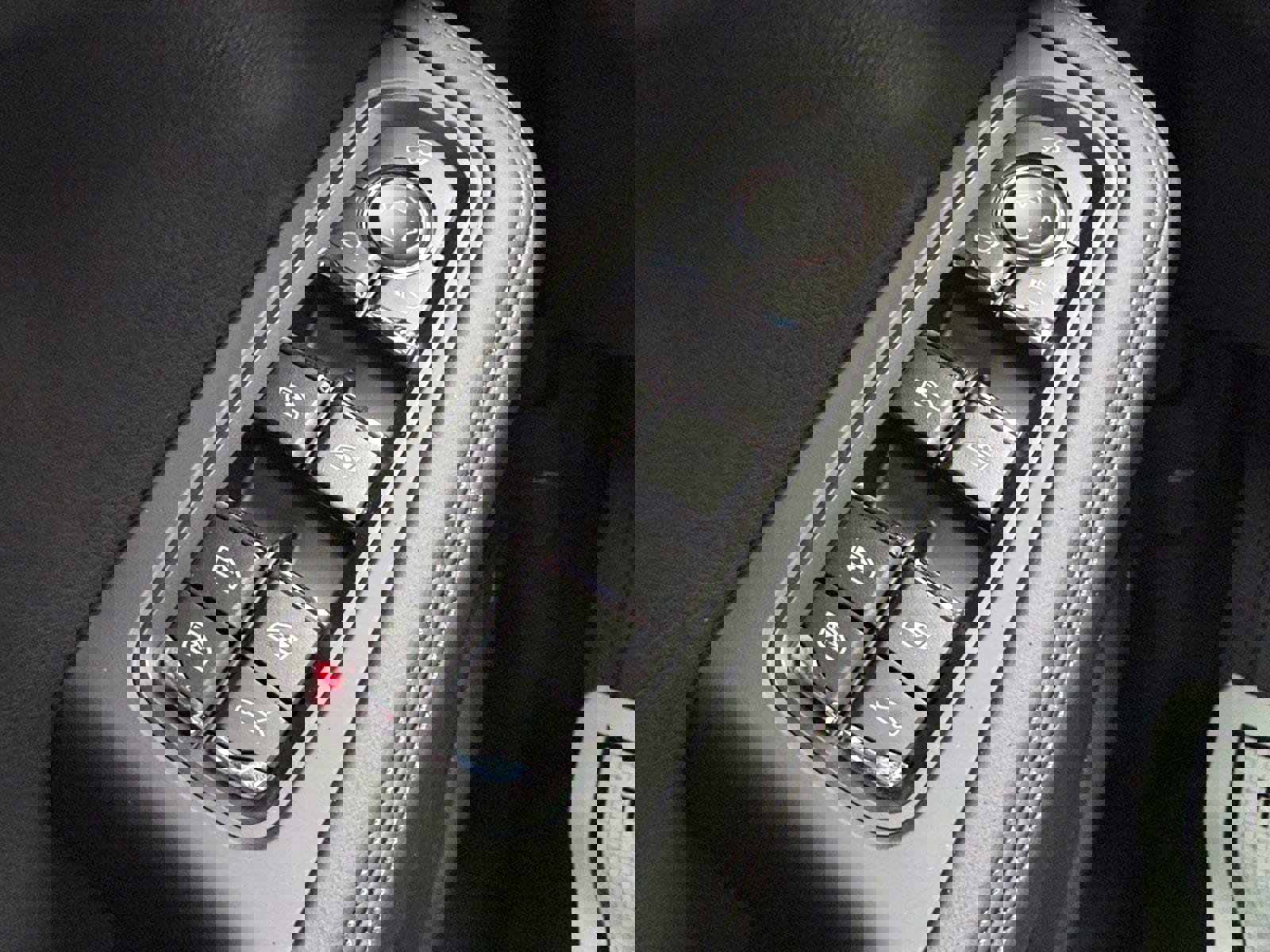 New 2026 Porsche Macan GTS image 14