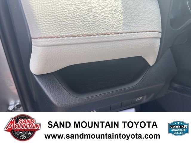 Used 2019 Toyota RAV4 XLE Premium FWD image 14