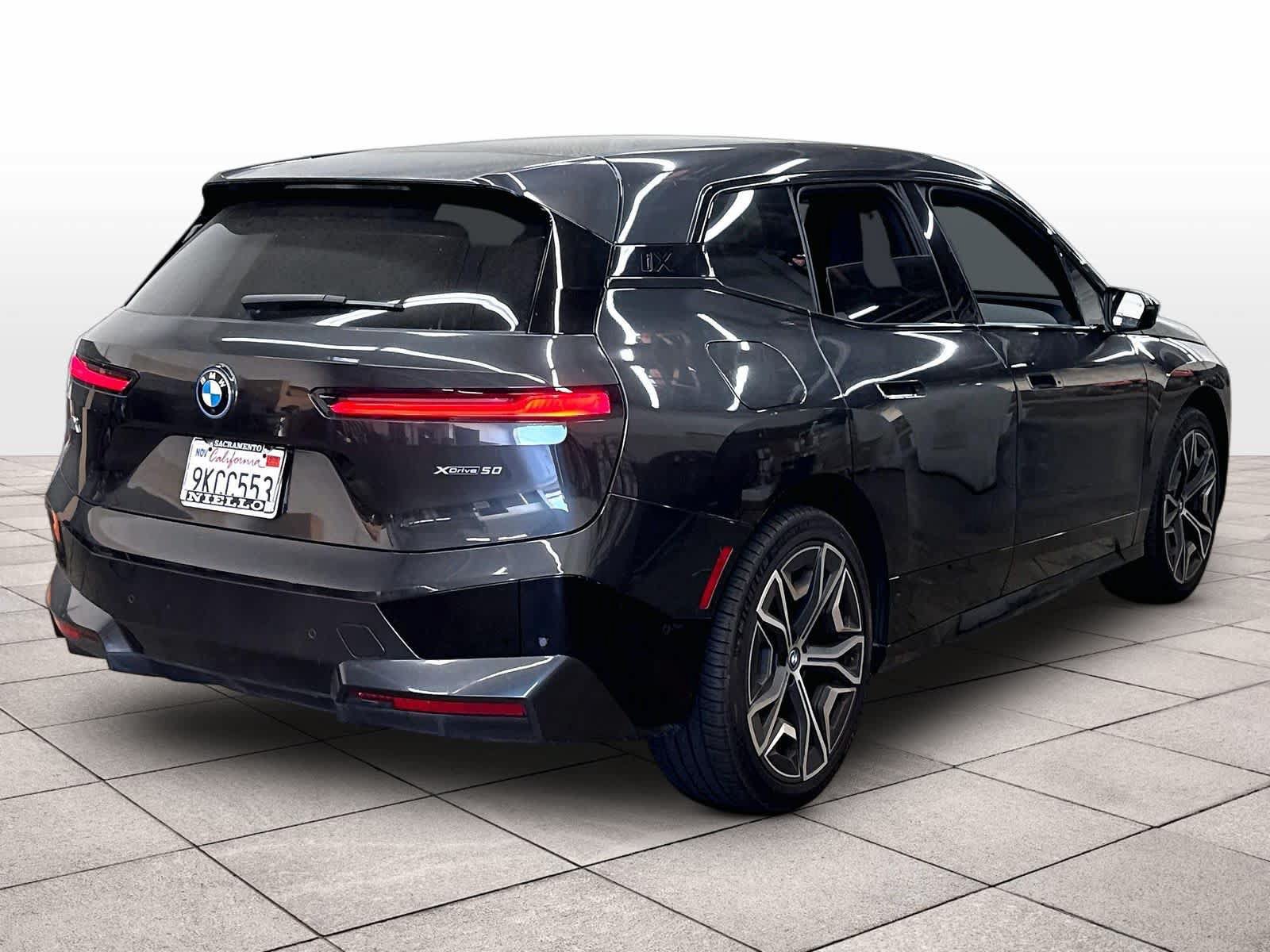 Used 2024 BMW iX xDrive50 w/ Sport Package AWD/4WD image 15