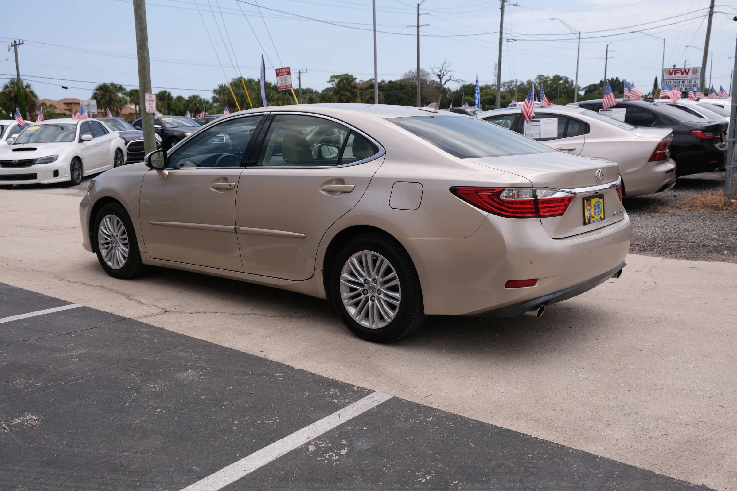 Used 2014 Lexus ES 350 w/ Luxury Package FWD image 7