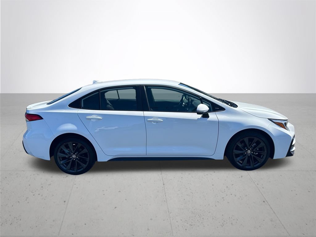 Used 2025 Toyota Corolla SE w/ Convenience Package FWD image 6