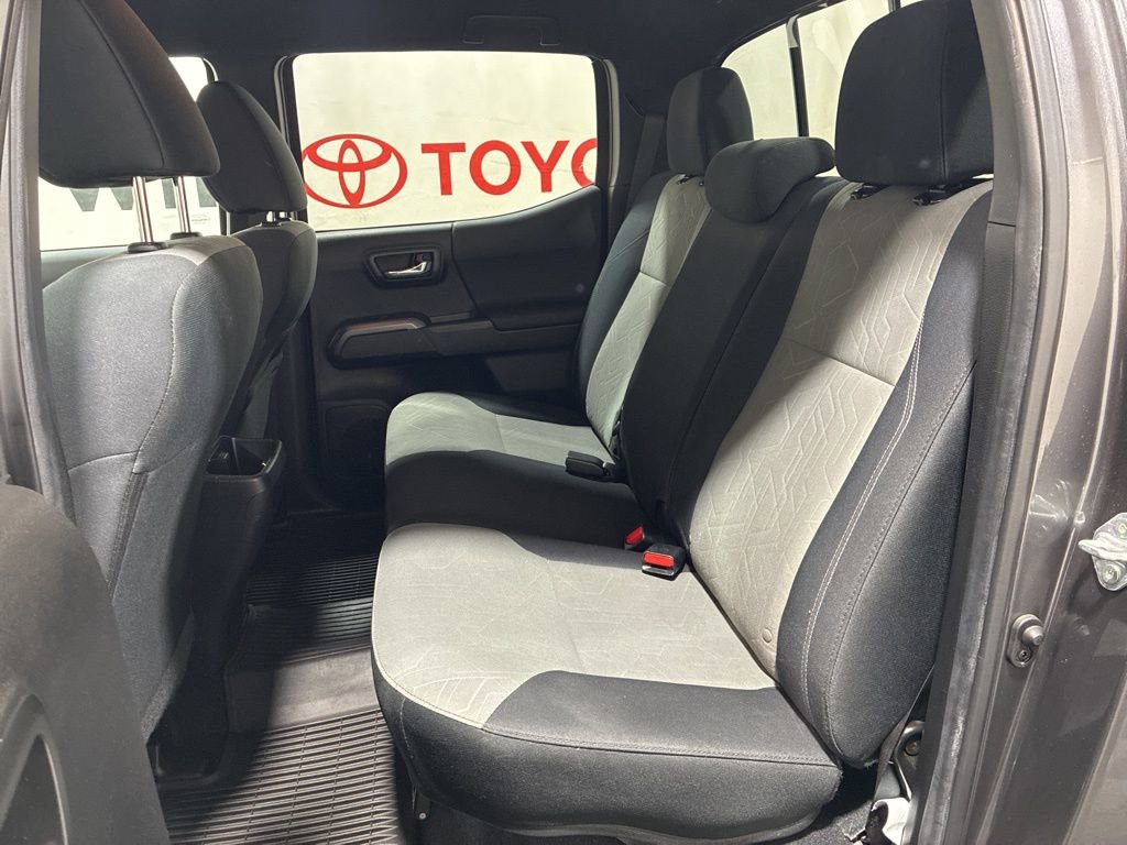 Used 2022 Toyota Tacoma TRD Sport w/ Technology Package image 19