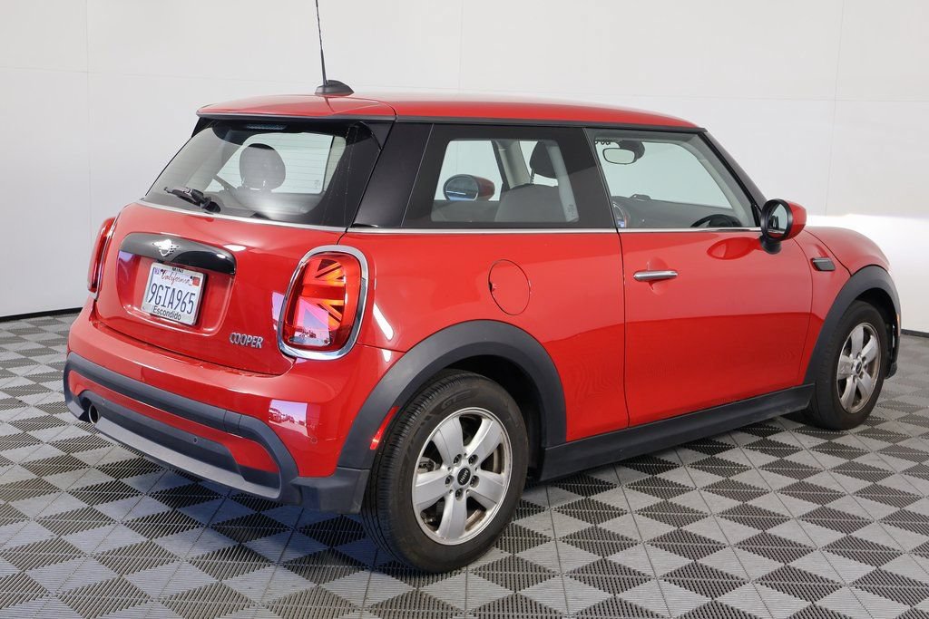 Used 2024 MINI Cooper 2-Door Hardtop FWD image 3