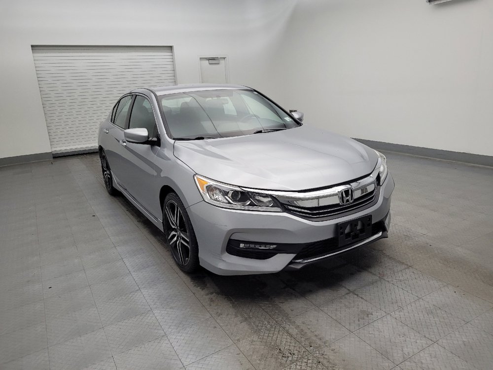 Used 2017 Honda Accord Sport image 13