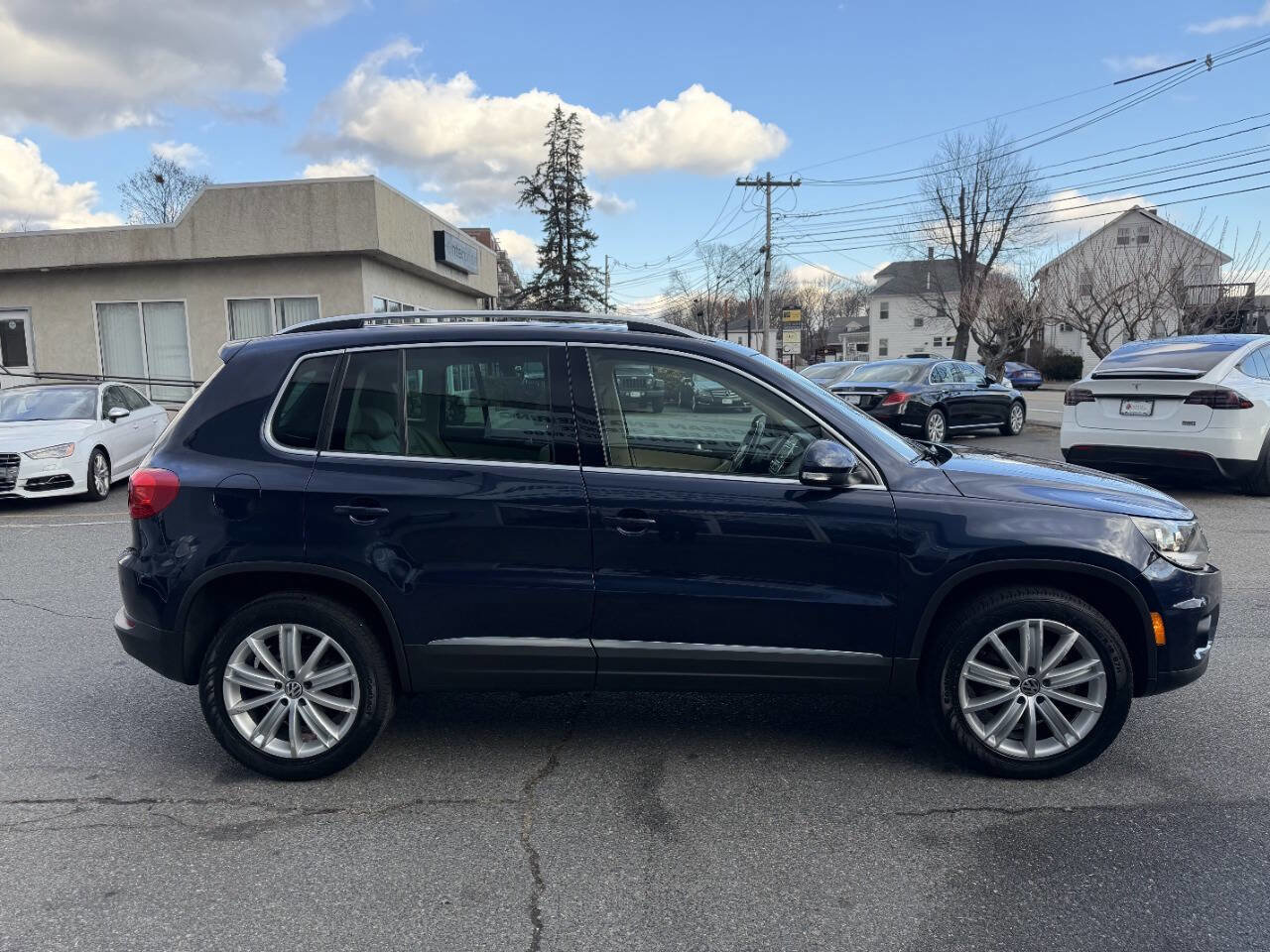 Used 2015 Volkswagen Tiguan SEL image 9