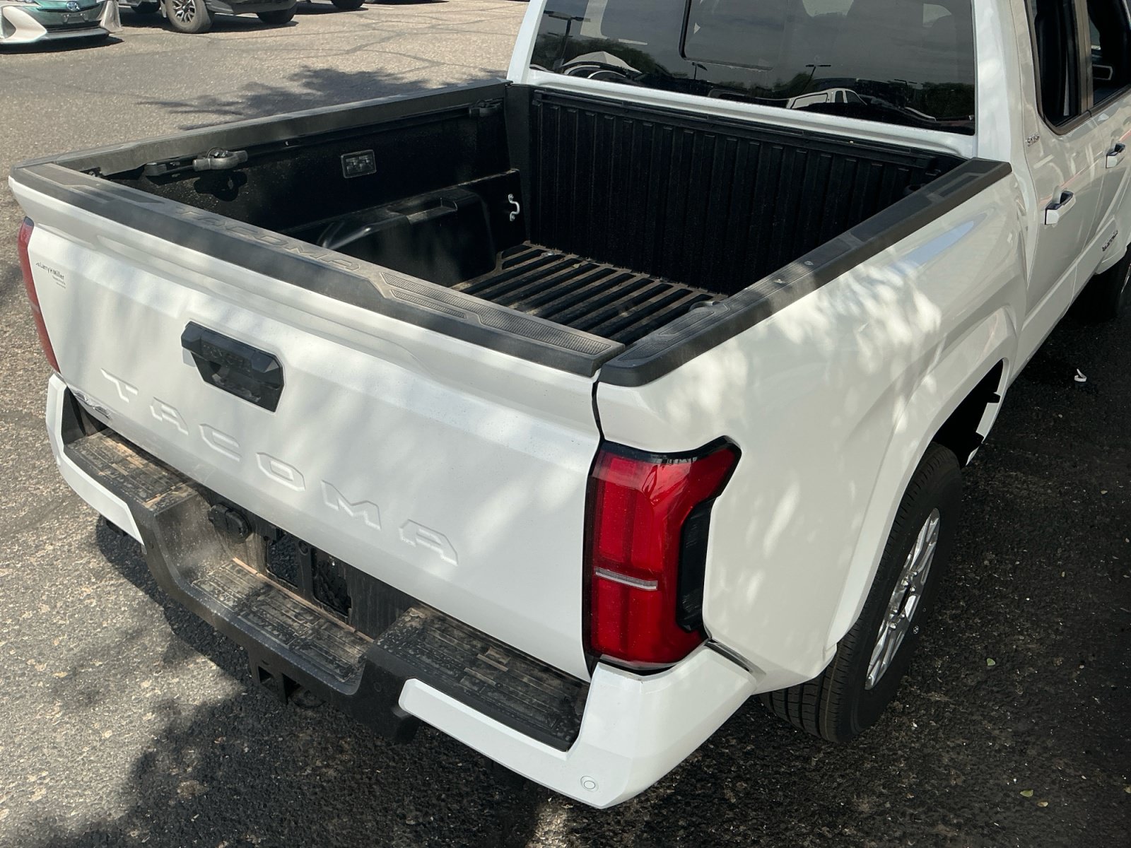 Used 2026 Toyota Tacoma SR5 w/ SR5 Upgrade Package AWD/4WD image 32