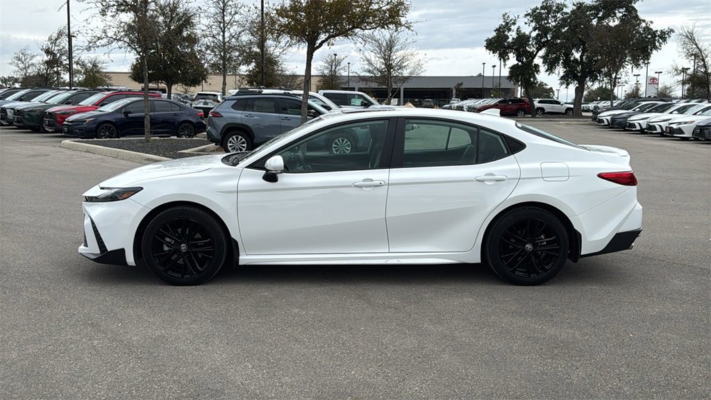 Certified 2025 Toyota Camry SE image 2