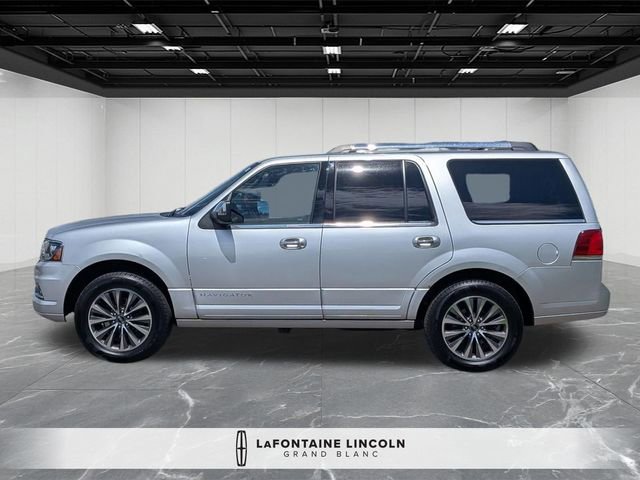 Used 2017 Lincoln Navigator Select AWD/4WD image 2