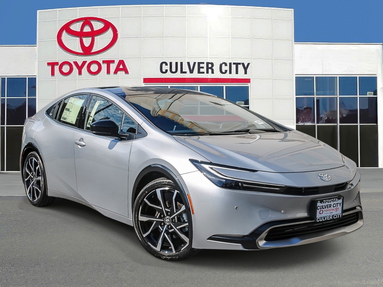 New 2026 Toyota Prius Plug-In Hybrid FWD image 1