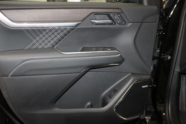 Used 2025 GMC Acadia Denali w/ LPO, Floor Liner Package image 34