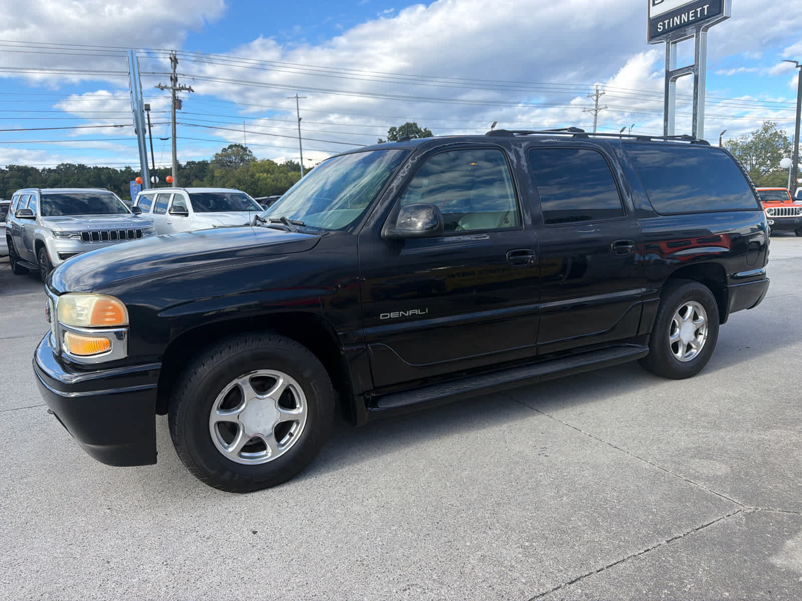Used 2002 GMC Yukon XL Denali AWD/4WD image 5