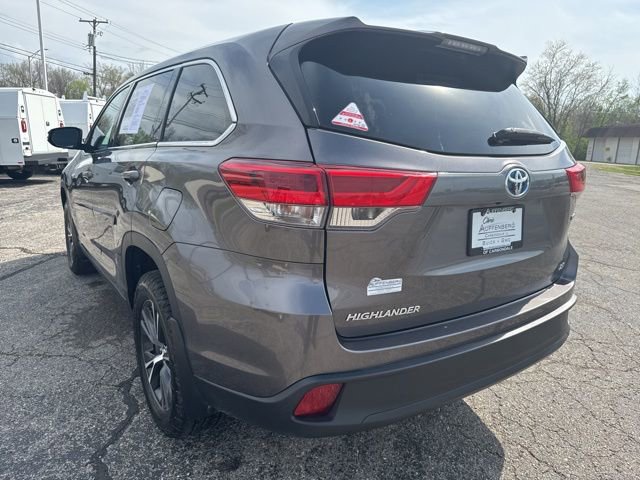 Used 2019 Toyota Highlander LE image 3