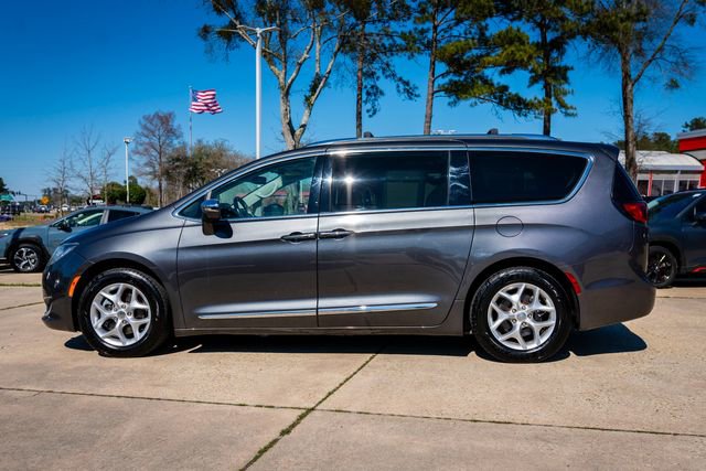 Used 2020 Chrysler Pacifica Limited image 2