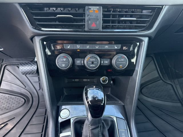 Used 2024 Volkswagen Taos SE image 19